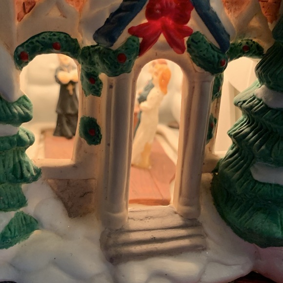 Holiday Expressions Vintage Porcelain Lighted Christmas Wedding Chapel - Picture 6 of 7